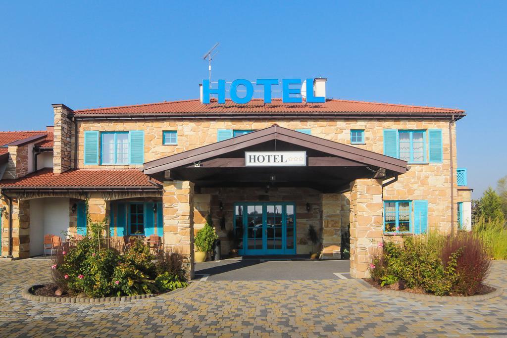 Hotel Cyprus Ksiazenice Exterior photo